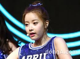 She looks a little more defined and cut, even a bit bigger enjoy! 0qzwvqsl 3frjm