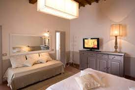 In centro storico, ma in contesto residenziale, luminoso appartamento di 94 metri quadri in fase di completa ristrutturazione, pronto a luglio 2020. Foto 1 Appartamenti Firenze Centro Storico A Firenze In Vendita