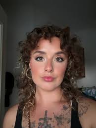 Chao Admin....Giadinh minh con trong mot phong can cho ai co nhu cau  thue....Phong sach se-thoang mat...Gan cho-nha tho....fone:4694945051  Quan....Austin code:78754