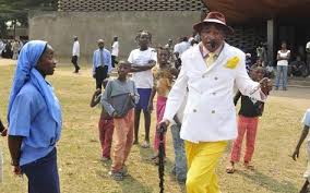 Société des ambianceurs et des personnes élégantes. 59 Sapeurs Ideen Logo Google Dandy Stil Afrikanische Manner Mode