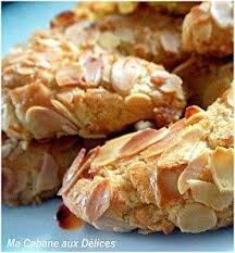 Petits Gateaux Secs Aux Amandes Biscuits Economiques Recette Recettes De Cuisine Gateau Sec Petit Gateau Sec