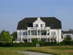 „manchmal braucht man eine umarmung oder ein haus am meer… unser haus am meer steht in haffkrug… und seit 2008 heißen wir im sommer urlauber, badegäste. Ferienwohnung Sonnenstrahl Strandnah Mit Balkon Und Wlan