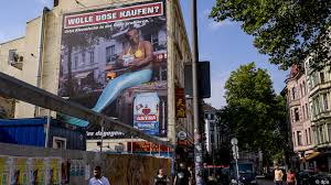 Nicht nur wigald boning, claus vincon, bill mockridge und format: Astra Kampagne Das Thema Rassismus Ist Zu Weit Von Astra Entfernt Absatzwirtschaft