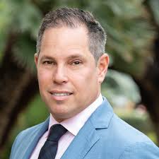 What You Can Learn From A Top Beverly Hills Real Estate Agent • Danny Brown  • Keeping It Real Podcast • Secrets Of Top 1% REALTORS ® • Interviews With  Real Estate Brokers & Agents