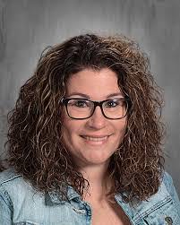 Kelly Futrell's Instagram, Twitter & Facebook