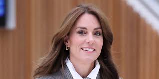 Kate Middleton Wears Gray Sezane Trousers for Vsi Razom Community Hub  Visit, Photos