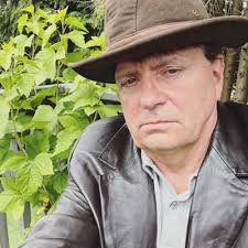 Peter Patterson (@PeterPattersonn)