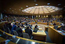 B) liberté, égalité, fraternité c) god save the queen! Grand Est Wikipedia