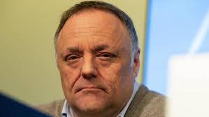Twittergesprek marc van ranst en coronascepticus willem engel komt in nederlandse bushokjes door de nederlandse internetondernemer alexander klöpping.hij gaa. Marc Van Ranst Explains After The Publication Of A Controversial Photo World Today News
