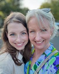 Mary Decamp's Instagram, Twitter & Facebook