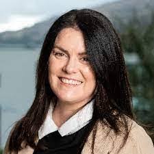 Deirdre Harvey's Instagram, Twitter & Facebook