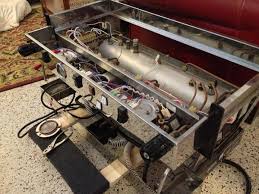 This is a commercially certified dual boiler espresso machine with a saturated group head, a pid, a rotary pump, and an internal reservoir. 300 La Marzocco Linea Repair And Or Restore