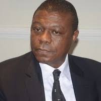 100+ perfis com “E. Gilbert”