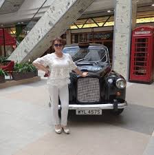 _lady_red_ close-up shots of her curves on display