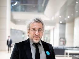 Einem wanderwitz sozusagen, der durch die medien geistert. Ehefrau Von Can Dundar In Deutschland Berlin De