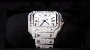 Vorher hatte santos zahlreiche ämter inne; So Entstehen Iced Out Uhren Justin S Cartier Santos Youtube