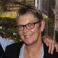 Kim Renshaw's Instagram, Twitter & Facebook