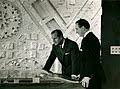 تزوج الأمير فيليب من الملكة إليزابيث عام 1947، حينها كان ابن العائلة المالكة في اليونان. Category Prince Philip Duke Of Edinburgh Wikimedia Commons
