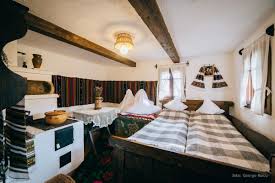 Distanțele până la alte orașe apropiate sunt următoarele: Cazare La Roata Din Gura Humorului Yozi Ro