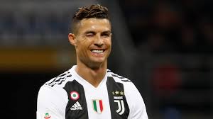 Криштиану роналду (cristiano ronaldo) футбол нападающий португалия 05.02.1985. Krishtianu Ronaldu Rvetsya V Klub K Amerikancam Gazeta Kommersant 61 6782 Ot 06 04 2020