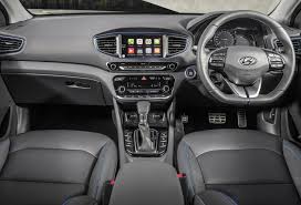 Ioniq hybrid soittaa automaattisesti apua paikalle jos tapahtuu onnettomuus, jossa turvatyynyt laukeavat. 2017 Hyundai Ioniq Hybrid Uk Spec 17 Paul Tan S Automotive News