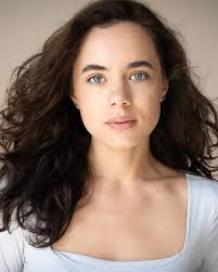 New headshots by @throughmagiclens thank you @rubancasting for guiding 🤍