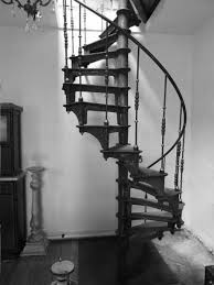 Escalier Colimacon En Fonte Style Industriel Escalier En Colimacon Idees Escalier Escalier