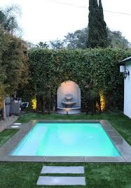 32 Amazing Small Backyard Designs Ideas With Pool Smallbackyardideas Smallbackyardwithpoolideas Small Schwimmbader Hinterhof Pool Ideen Kleiner Pool Ideen