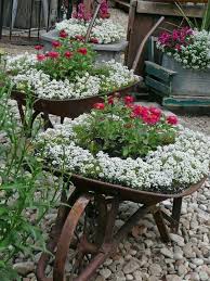 15 Diy Ideen Fur Ihren Garten 15 Diy Ideen Fur Ihren Garten Draussensitzen Camping Deko Flasche Garden Containers Flower Garden Design Vintage Garden Decor