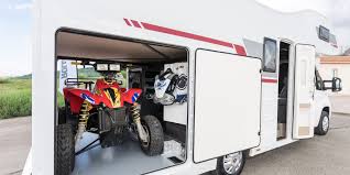 Biete einen stellplatz für ein kleines wohnmobiel oder wohnwagen überdacht an. Das Neue Reisemobil Aus Dem Hause Roller Team Maxi Garage Fur Motorrad Fahrrad Quad Und Kart Roller Team