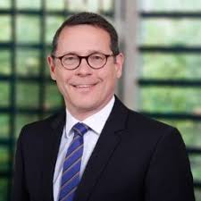 Bank of america offers flexible and convenient should i get an auto loan from the dealership or the bank? Automotive Banks Drivers Of Mobility Change Deloitte Deutschland