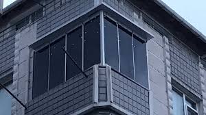 İşte tamda bu noktada akıllara takılan soru cam balkonun mu yoksa pvc mi balkonun mu balkon kapatmada doğru tercih olacağıdır. Arslan Api Sistemleri