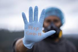Rozpoczęła się jako epidemia 17 listopada 2019 w mieście wuhan, w prowincji hubei, w środkowych chinach, a 11 marca 2020 została uznana przez światową organizację zdrowia (who). Obostrzenia Covid Grudzien 2020 Artykuly Goerlitz Nasze Miasto