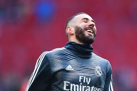 Karim benzema started an introverted life at olympique lyon. Florentino Perez Sign A Number 9 We Already Have The Best In The World Karim Benzema Managing Madrid