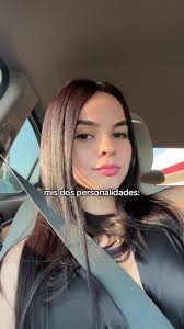 Baile de TikTok: Chico y Chica en Acción