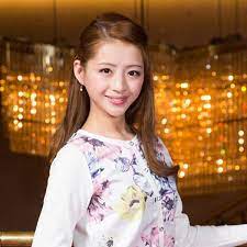 7月13日 基本的に前髪は短いことが多いのですが タカラジェンヌさんを見るたびに伸ばしたくなります 以前北川景子さんもブログに書かれてましたね 似合う 似合わないは別として センター分けで流せるようになるのが目標 あと先日のこっちゃん