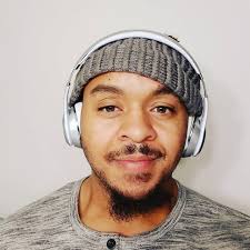 Russell Wilson ya tiene $ 39 millones garantizados para 2024, pero tiene $  37M adicionales que quedarían garantizados si no puede pasar un examen  físico a principios de marzo. El movimiento de