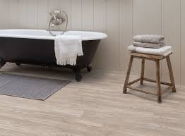 Außerdem bin ich ein fliesenfan, vor allem im bad, flur und küche, da es so auch einfach viel robuster ist, egal ob feuchte oder macken. Laminat Badezimmer Parquet Bohm