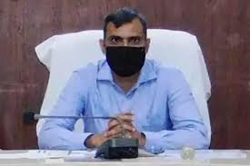 A collector is seen misusing his power in broad daylight in surajpur district of chhattisgarh. à¤¸ à¤°à¤œà¤ª à¤° à¤•à¤² à¤• à¤Ÿà¤° à¤°à¤£à¤µ à¤° à¤¶à¤° à¤® à¤¹ à¤ à¤• à¤° à¤¨ à¤ª à¤œ à¤Ÿ à¤µ