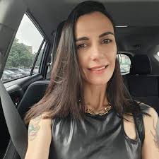 Melania Clara Reviews