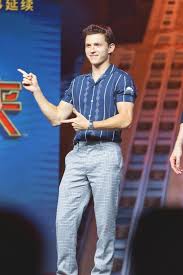 Pin By Avengers Soy Luna On T H In 2020 Young Mens Fashion Tom Holland Peter Parker Tom Holand