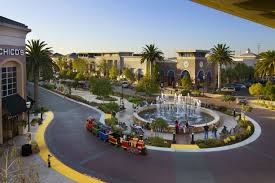 A Fan Favorite The Main Street Train Runs Year Round From 11am 6pm Daily Roseville California Roseville Fountains
