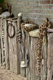 Wilde Karde Als Holzbalkendeko Wilde Karde Gartenhandschuh Garten Deko