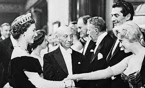 October 29th 1956 Queen Elizabeth Ii Met Marilyn Monroe Queen Elizabeth Queen Elizabeth Ii Marilyn Monroe