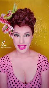 𝗜𝗻 𝗵𝗶𝘀 𝗯𝗹𝘂𝗲 𝗴𝗮𝗿𝗱𝗲𝗻𝘀 𝗺𝗲𝗻 𝗮𝗻𝗱 𝗴𝗶𝗿𝗹𝘀 𝗰𝗮𝗺𝗲  𝗮𝗻𝗱 𝘄𝗲𝗻𝘁 𝗹𝗶𝗸𝗲 𝗺𝗼𝘁𝗵𝘀 𝗮𝗺𝗼𝗻𝗴 𝘁𝗵𝗲  𝘄𝗵𝗶𝘀𝗽𝗲𝗿𝗶𝗻𝗴𝘀 𝗮𝗻𝗱 𝘁𝗵𝗲 𝗰𝗵𝗮𝗺𝗽𝗮𝗴𝗻𝗲 𝗮𝗻𝗱 𝘁𝗵𝗲  𝘀𝘁𝗮𝗿𝘀. -𝗧𝗵𝗲 𝗚𝗿𝗲𝗮𝘁 𝗚𝗮𝘁𝘀𝗯𝘆 ...