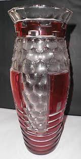 Vsl Vase Modele Leon Annees 30 Vase En Cristal Clair Double Rouge Taille En Nid D Abeilles Crystal Vase Lalique Red Glass