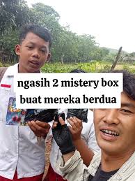 ngasih 2 mistry box buat adek² ini #misterybook #genjimupakat #fyp