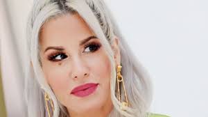 @mzmanagement_ donna sulla luna fuori ora ⬇️ columbia.lnk.to/donnasullaluna. Baby K Sexy Oltre L Immaginabile La Foto Che Fa Impazzire Nel Backstage