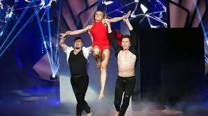 Последние твиты от let's dance (@rtl_letsdance). Let S Dance Die Profi Challenge 2019 Fieser Unfall Fallen Evgeny Und Marta Heute Verletzt Aus News De