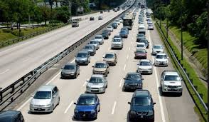 Analisis data kecelakaan jalan raya dijalankan adalah untuk tempoh empat belas tahun bermula dari tahun 1985 hingga tahun 1998 yang diperolehi daripada laporan perangkaan kecelakaan jalan raya. Ini Cara Lapor Kesalahan Pemandu Tak Bertamadun Salah Satunya Guna Lorong Kecemasan Maskulin
